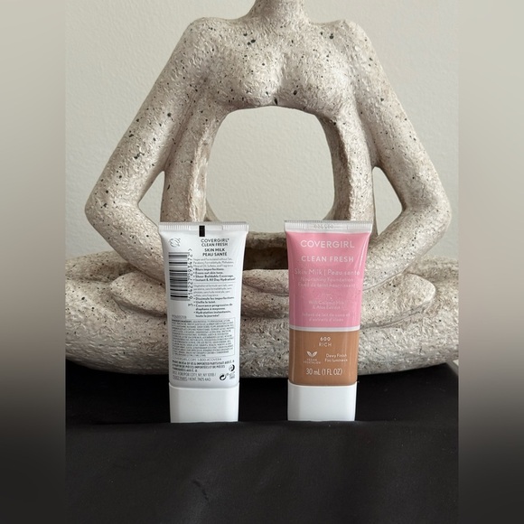 COVERGIRL Clean Fresh Skin Milk Foundation Dewy Finish-2PC - Picture 2 of 2